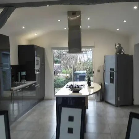 Maison A La Campagne Pres De La بيت للعطل *